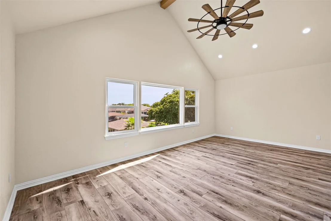 Photo of 2325 River Road