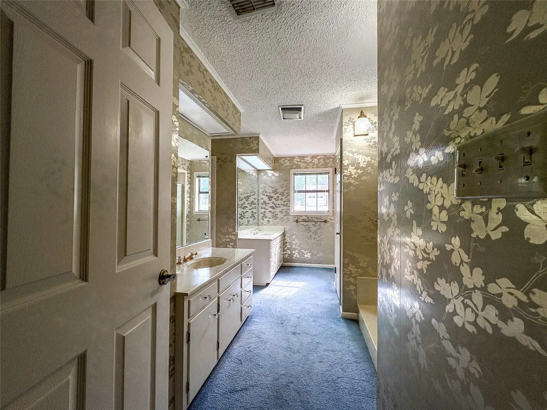 Photo of 802 Circle Drive