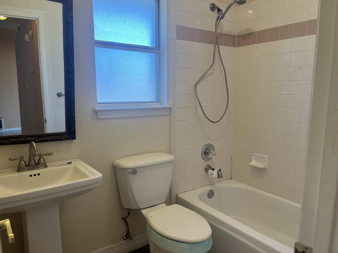 Photo of 3908 Lakecliff Drive