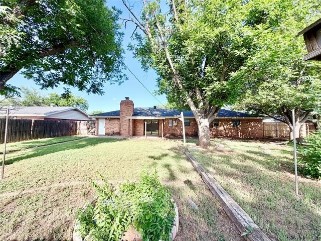Photo of 1410 Westwood Drive