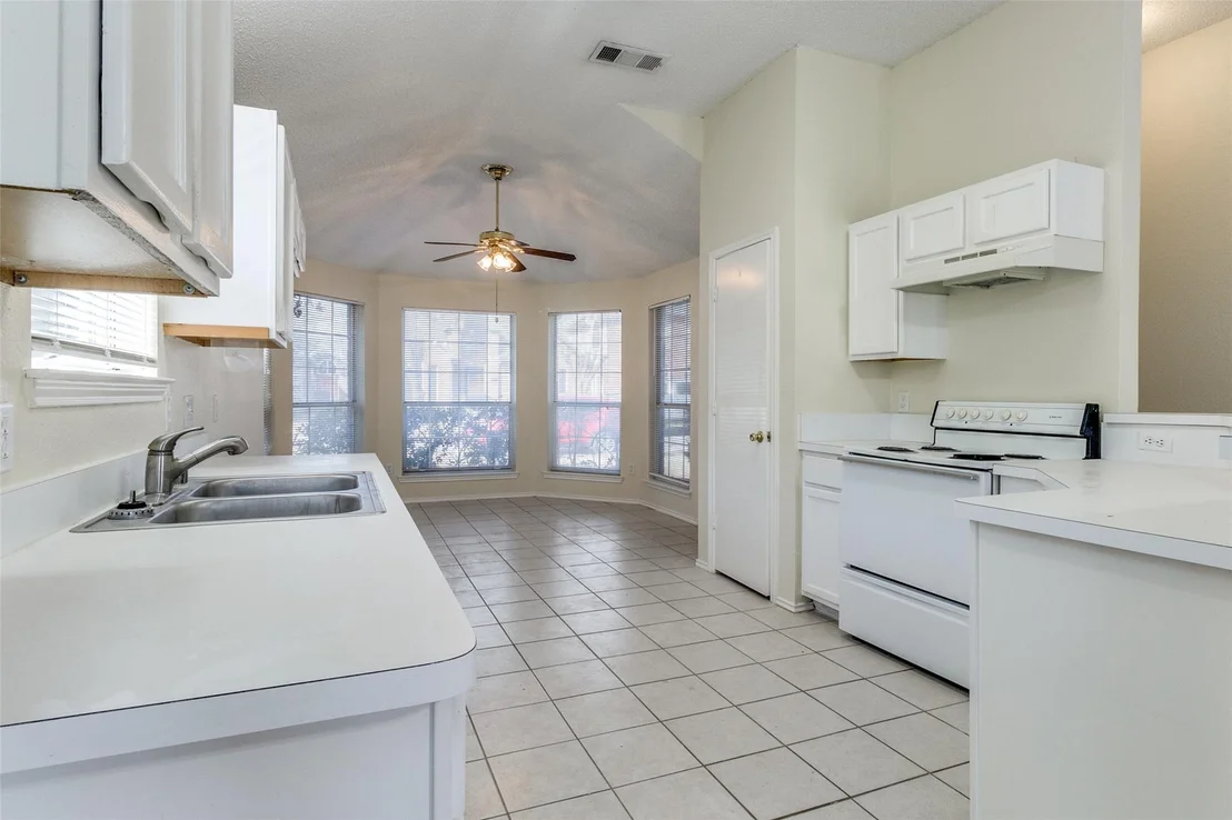 Photo of 718 Indianpaint Drive