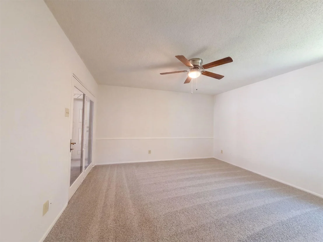 Photo of 1136 Kris Street