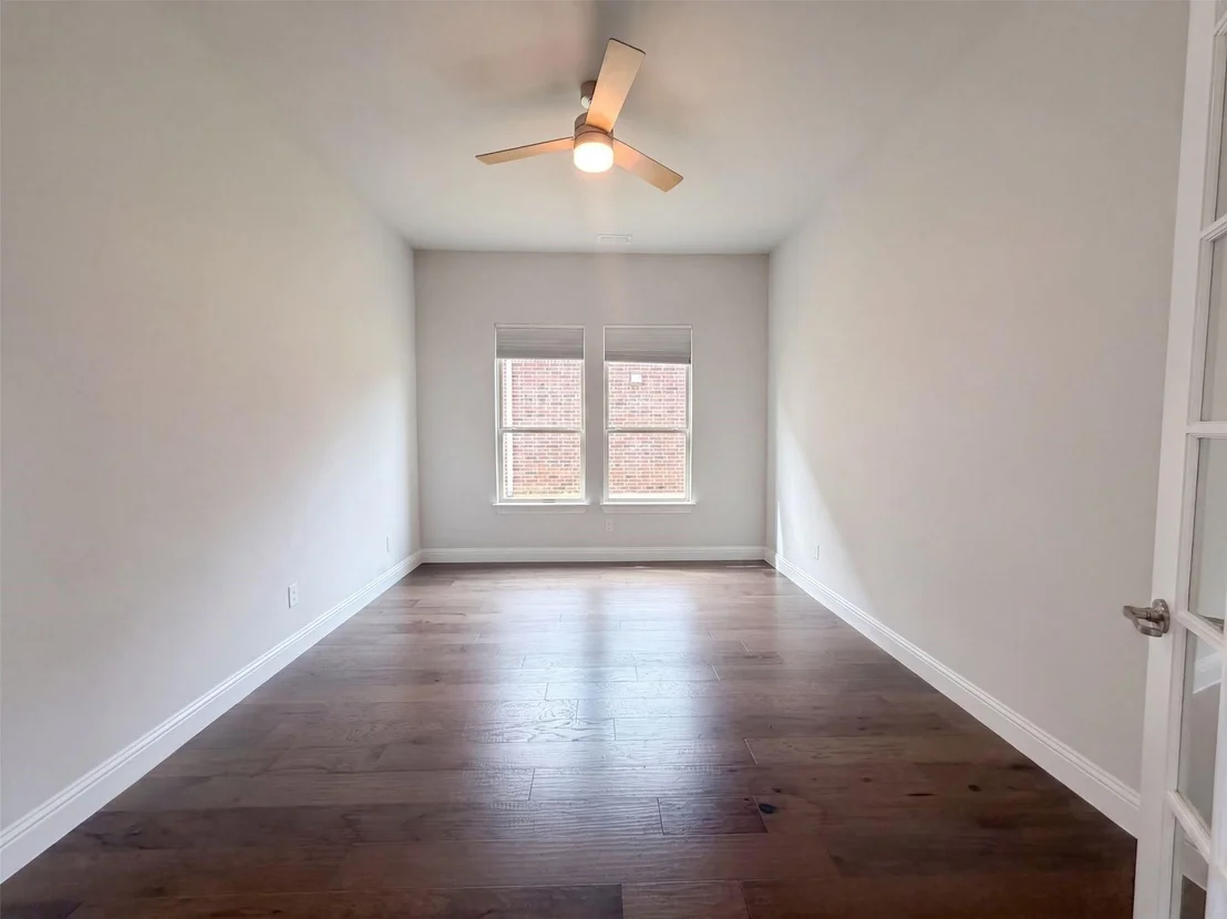 Photo of 850 Elm Park Drive