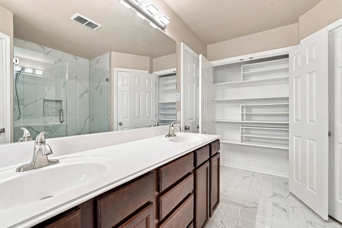 Photo of 1720 Lakeway Drive