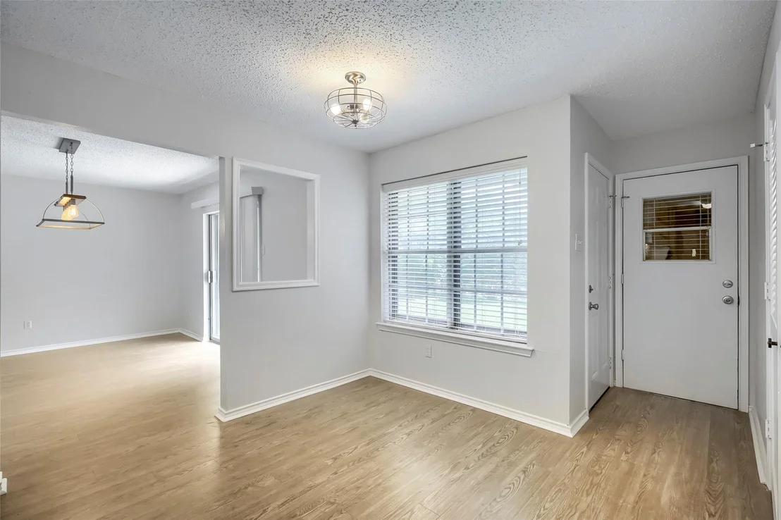 Photo of 814 Oakbluff Drive