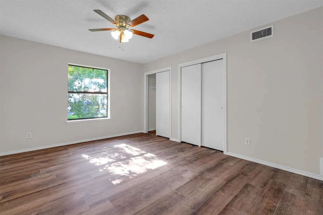 Photo of 209 Mistletoe Lane