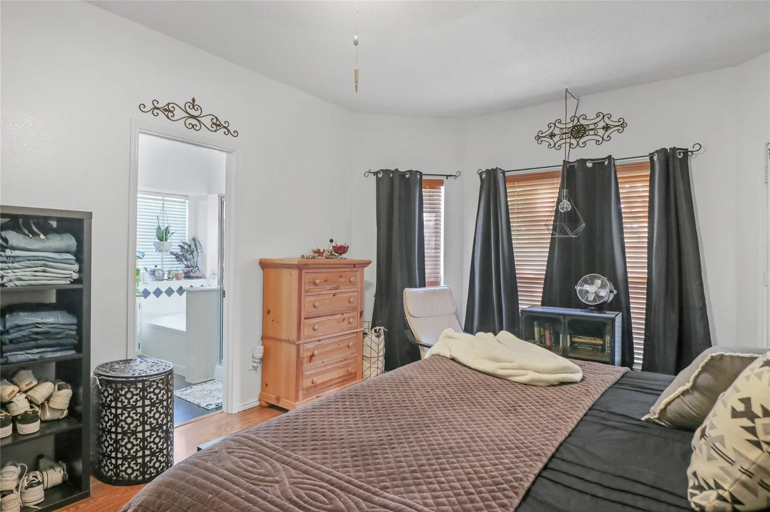 Photo of 5502 Hyannis Drive