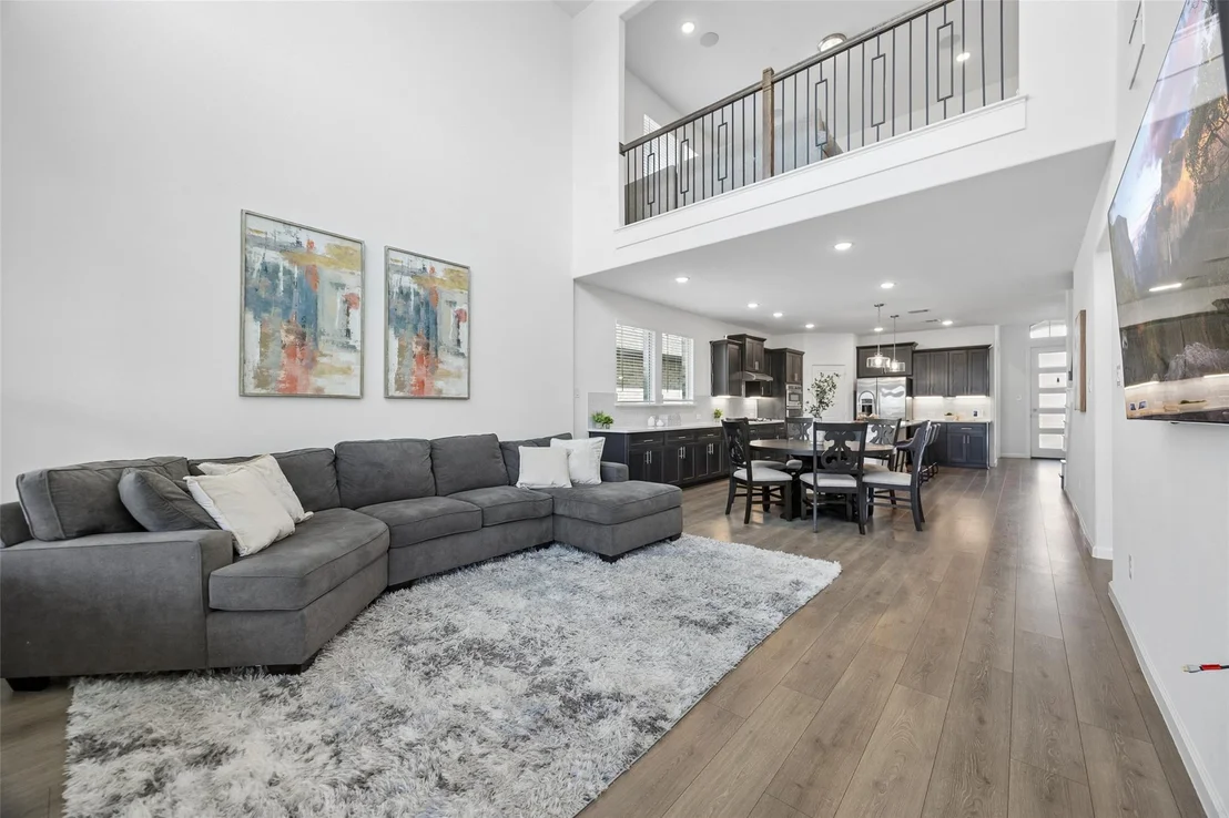 Photo of 621 Hummingbird Drive