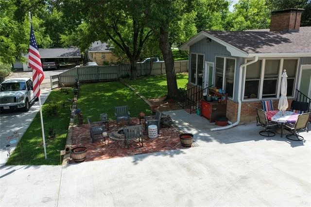 Photo of 900 N Elm Street