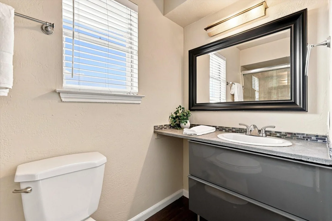 Photo of 2525 Eucalyptus Drive