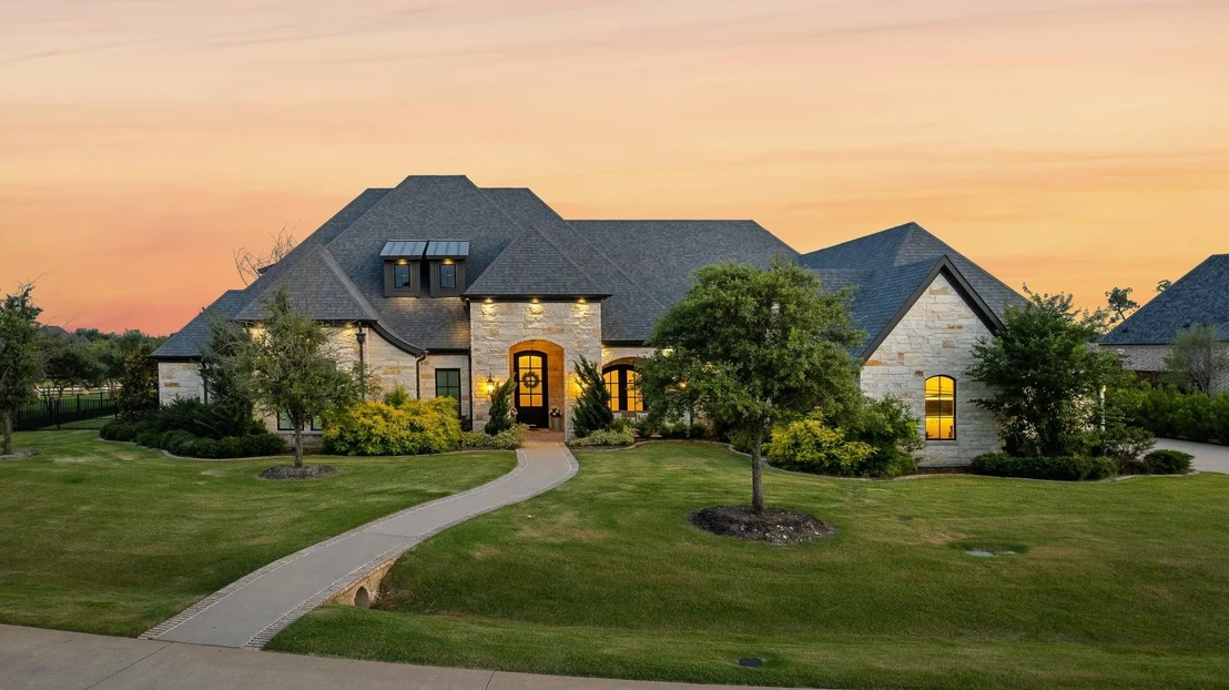 Photo of 660 Louise Drive