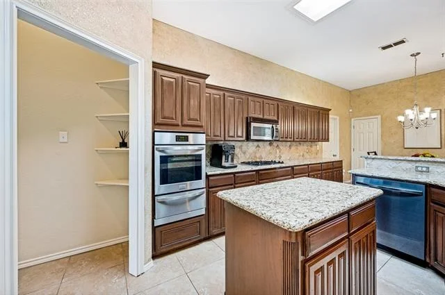 Photo of 5104 Independence Avenue