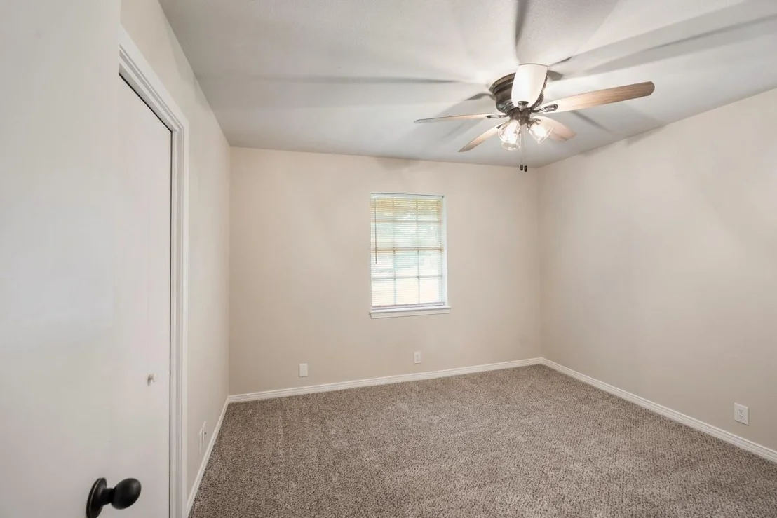 Photo of 1 Oakridge Circle