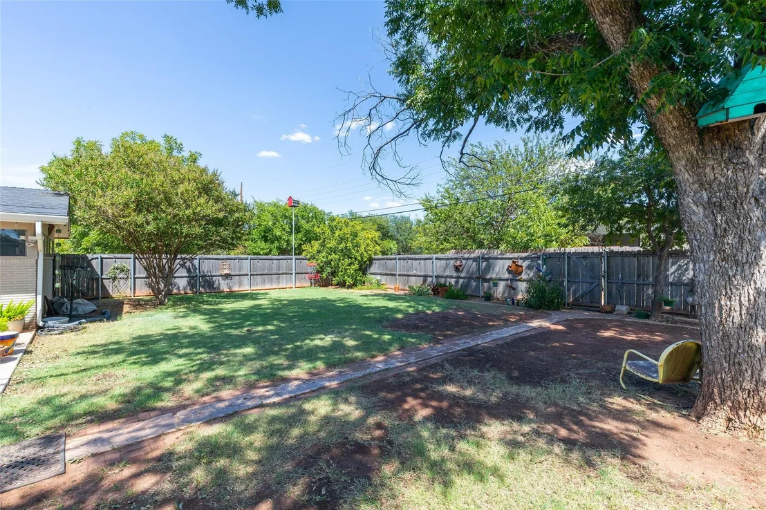 Photo of 1801 Sylvan Drive