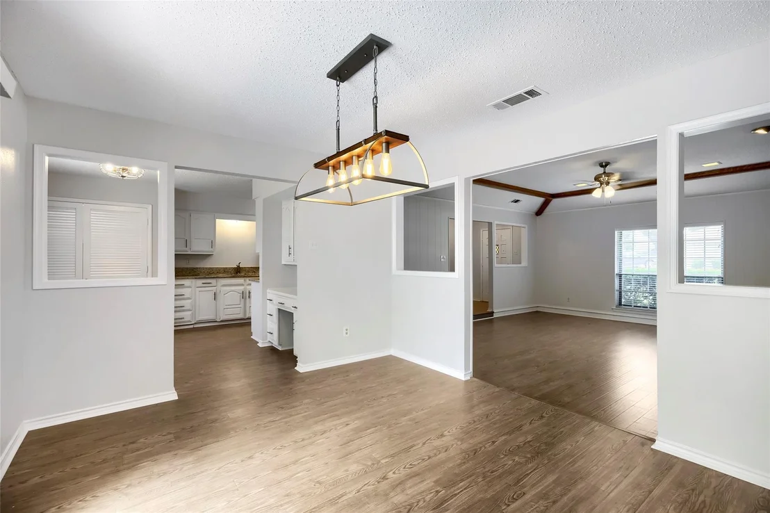 Photo of 814 Oakbluff Drive