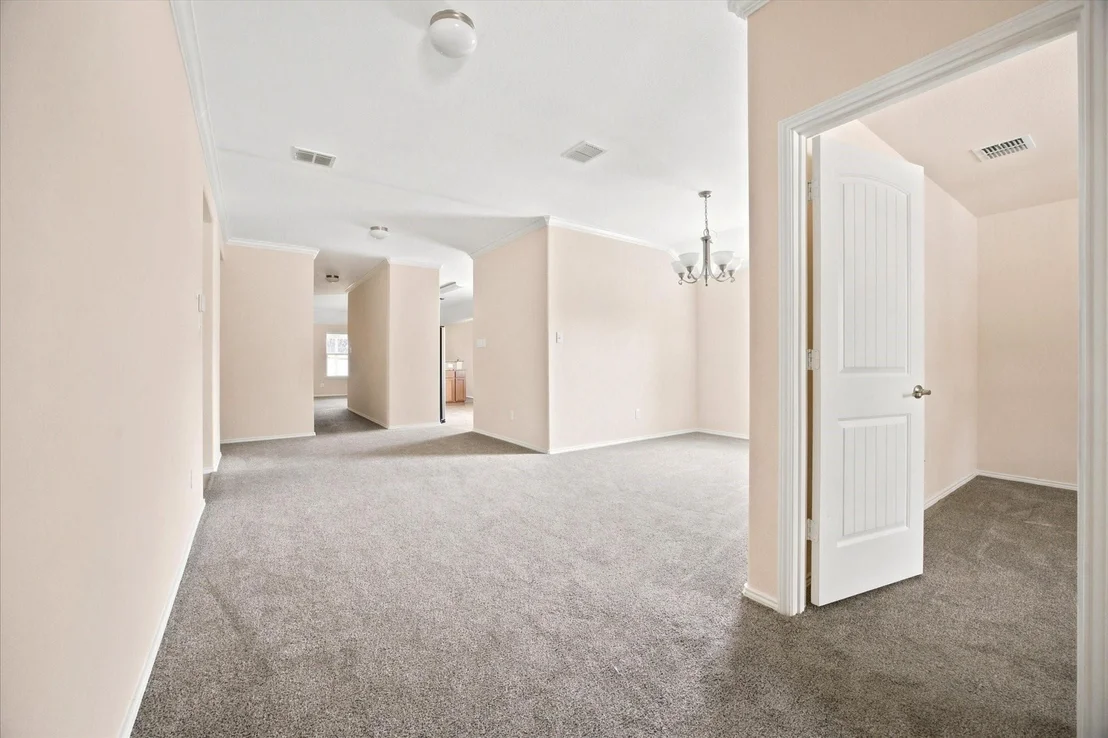 Photo of 716 Harrison Lane