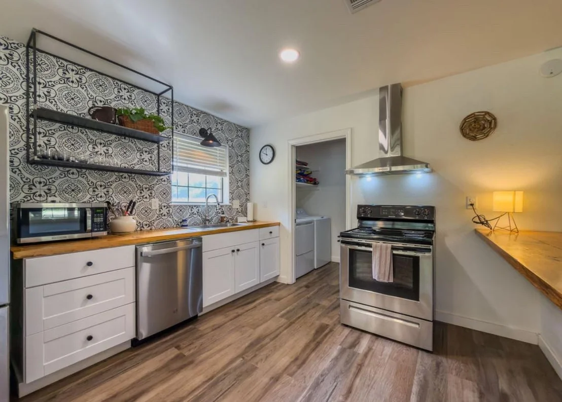 Photo of 101 Rose Way