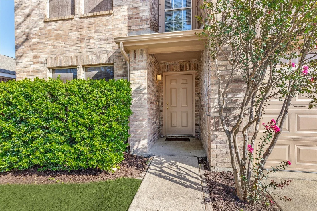 Photo of 1004 Triple Crown Drive