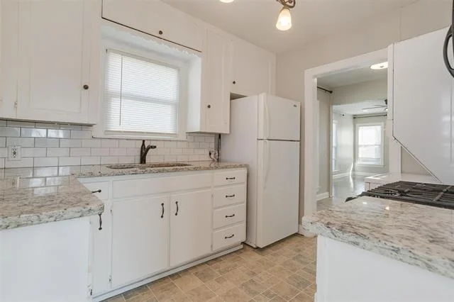 Photo of 4921 Pershing Avenue