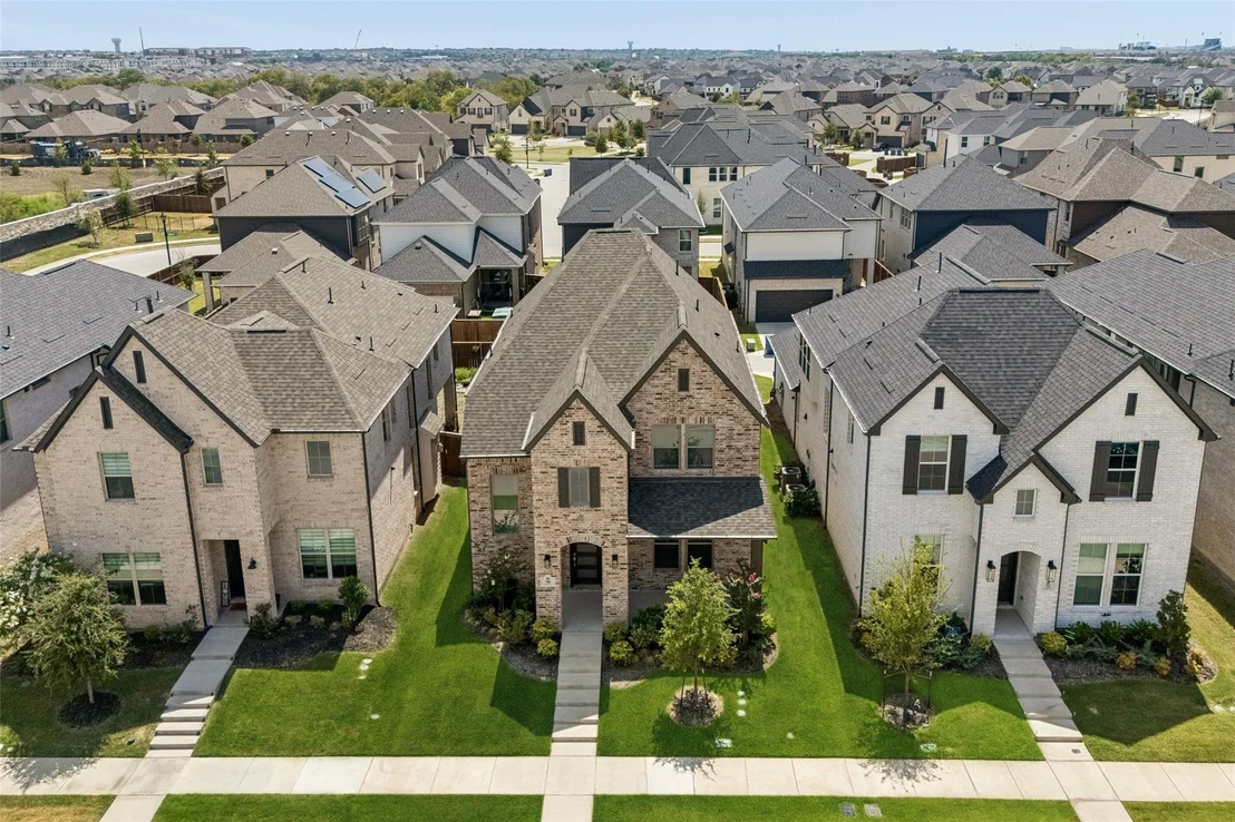 Photo of 708 Kendall Lane