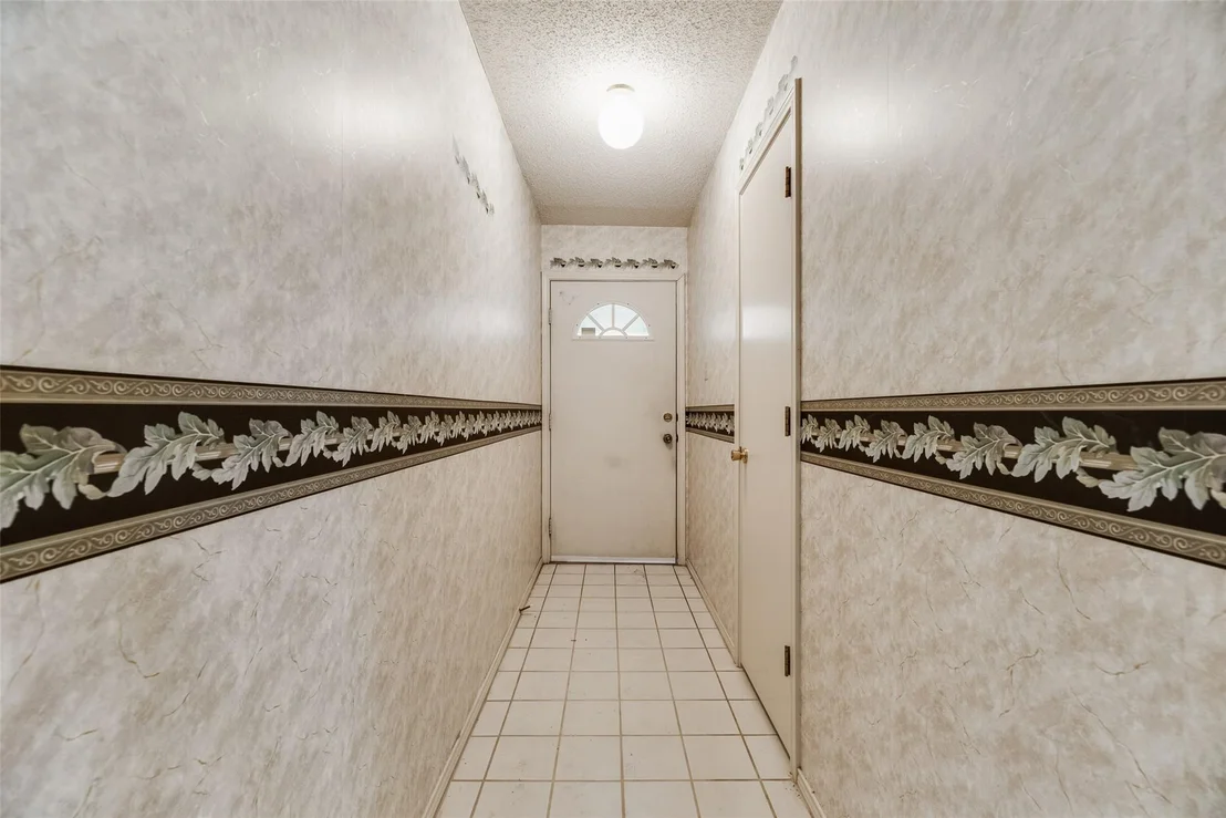 Photo of 6010 Maple Leaf Drive