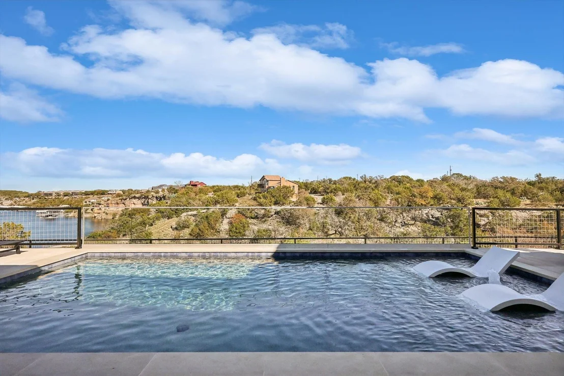 Photo of 1100 Creekview Cove