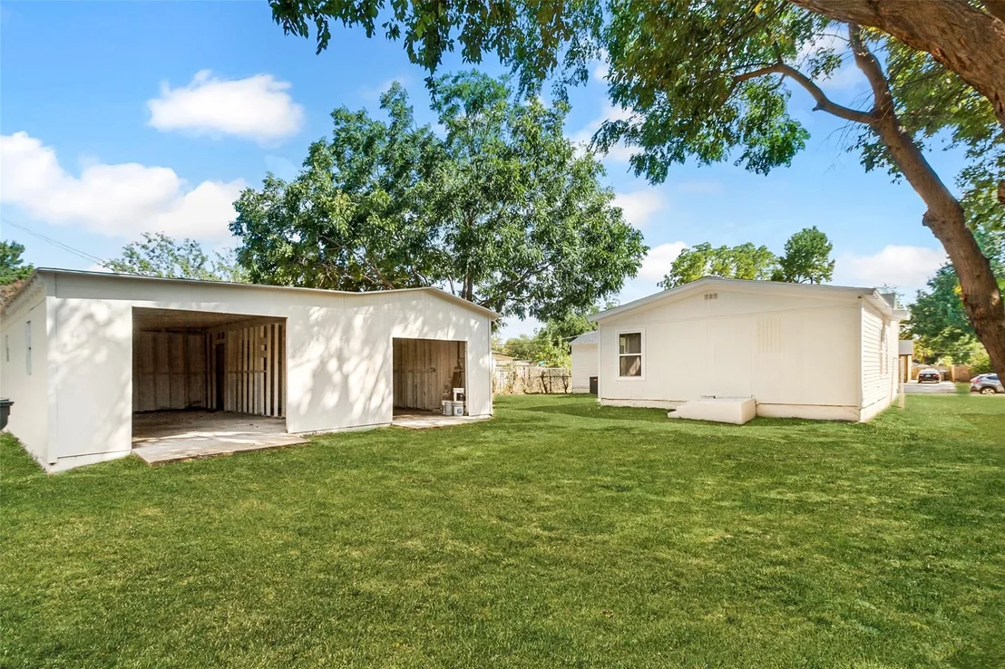 Photo of 1605 Meadowbrook Drive