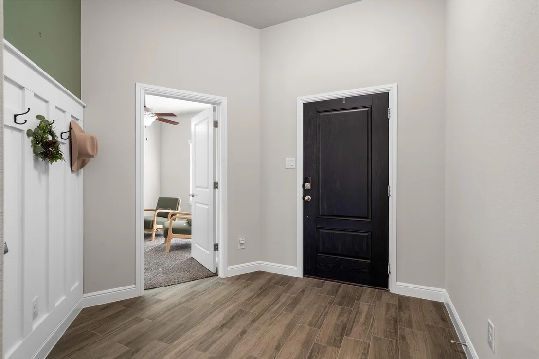 Photo of 5525 Round Hill Road