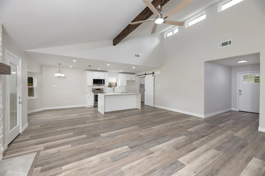 Photo of 314 Sixpence Lane