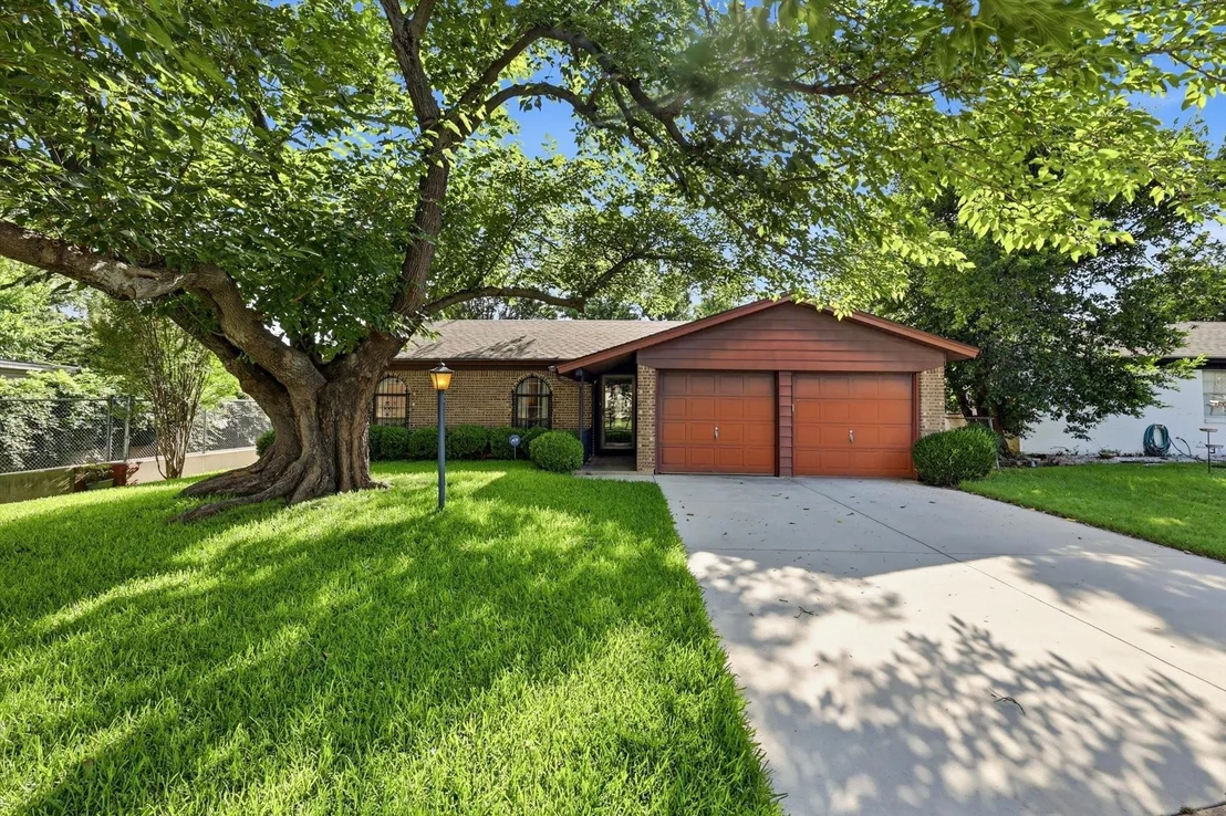 Photo of 6325 Stardust Drive