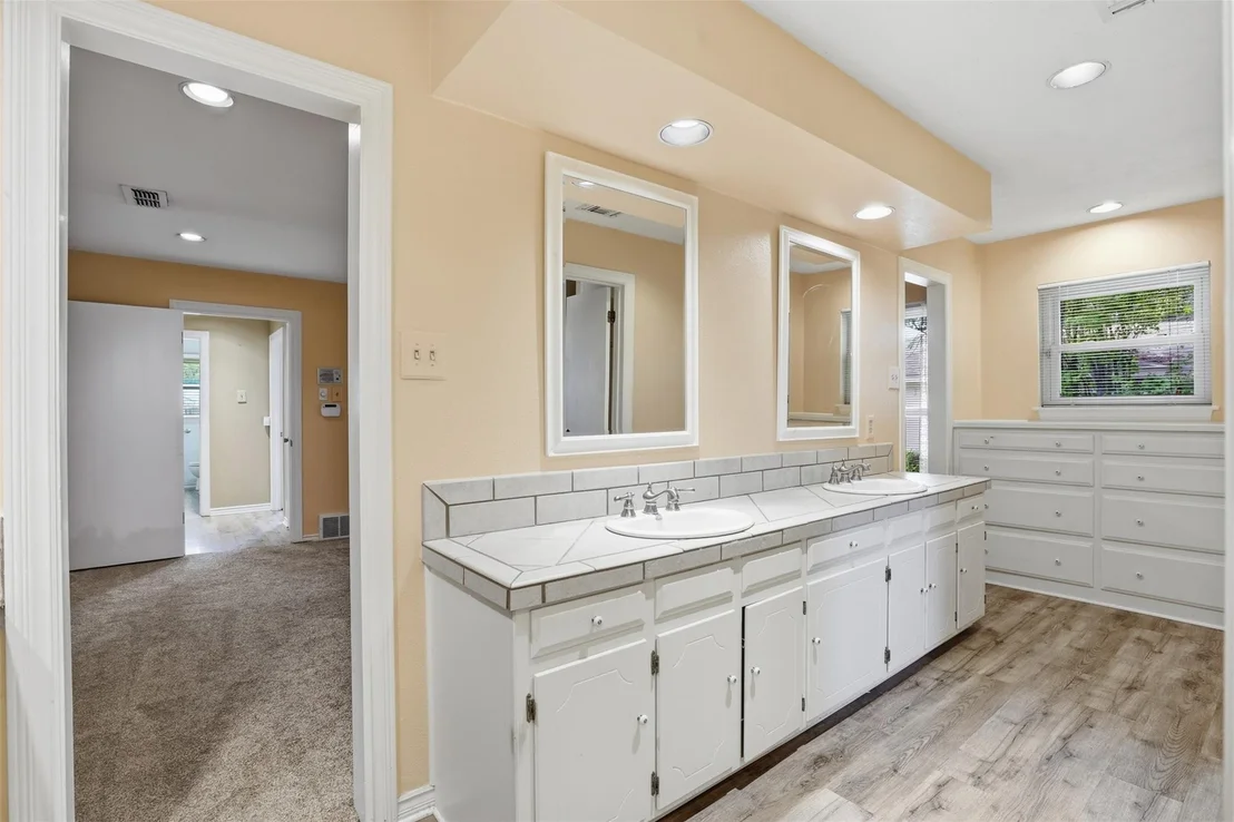 Photo of 4328 Winding Way