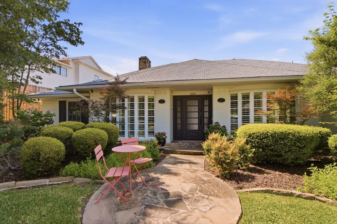 Photo of 209 Fall Creek Drive