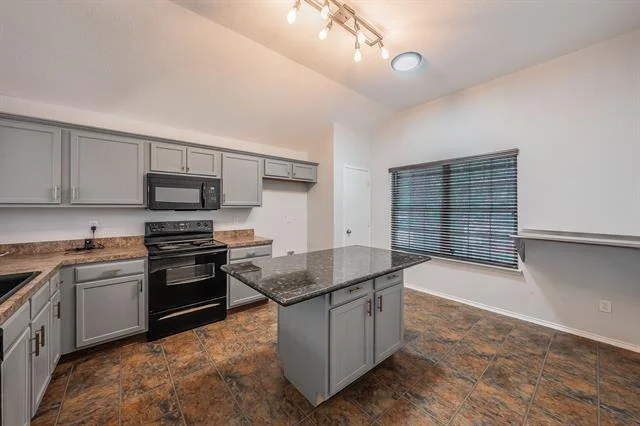 Photo of 10100 Cougar Trail