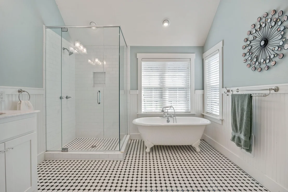 Photo of 8155 E Lake