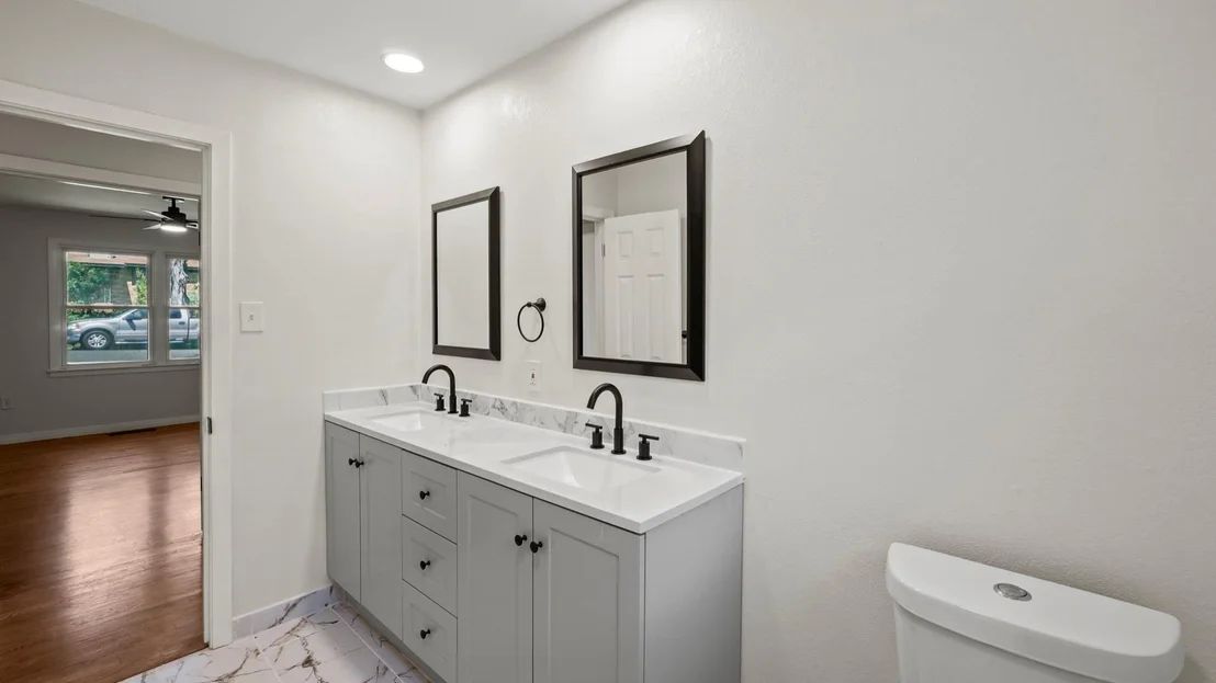 Photo of 4600 Robinwood Drive