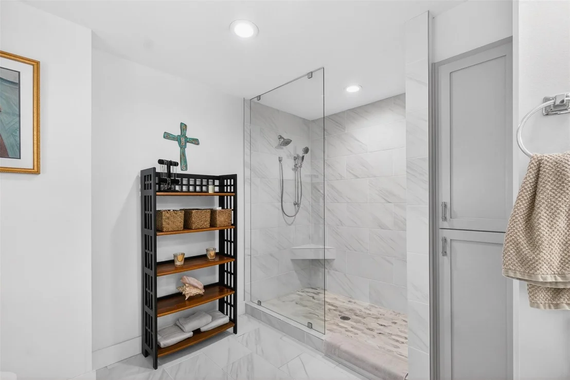 Photo of 6233 Crestmont Drive