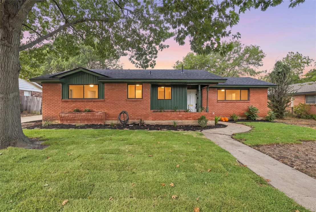 Photo of 1720 Mountainview Drive