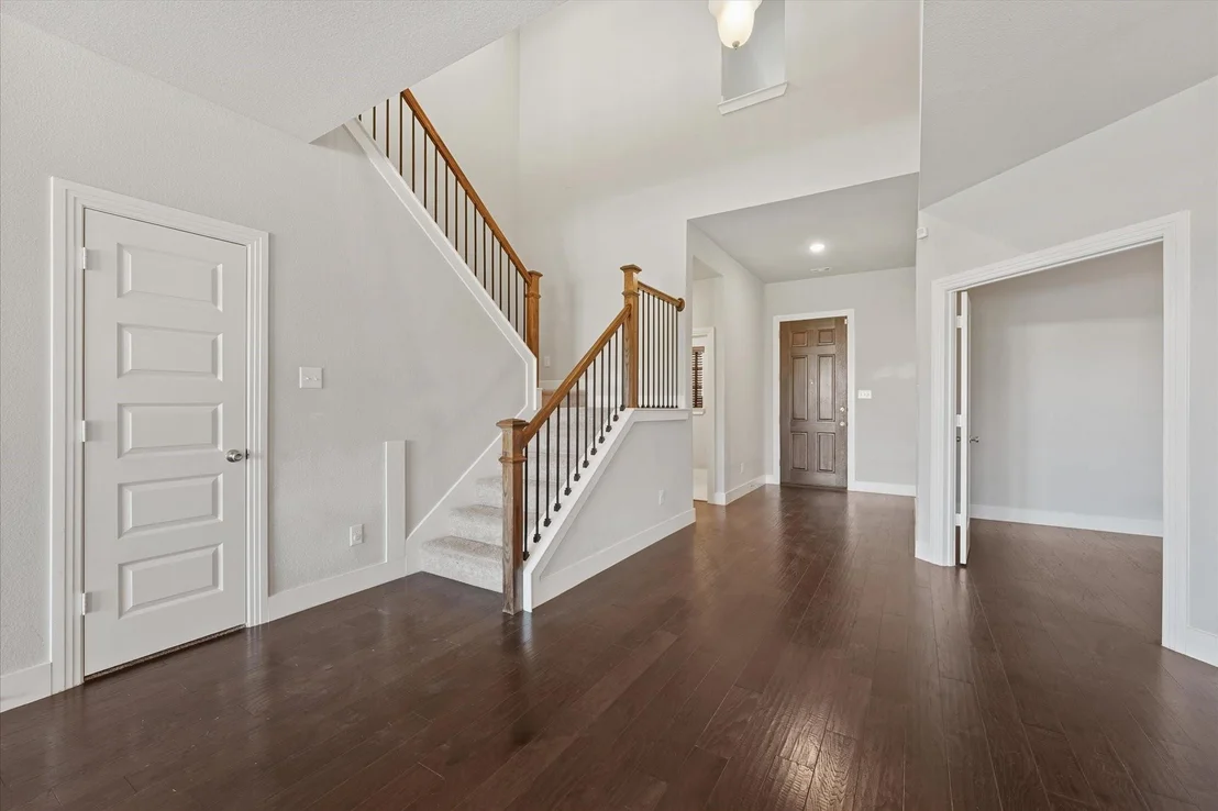 Photo of 2044 Longbridge Road