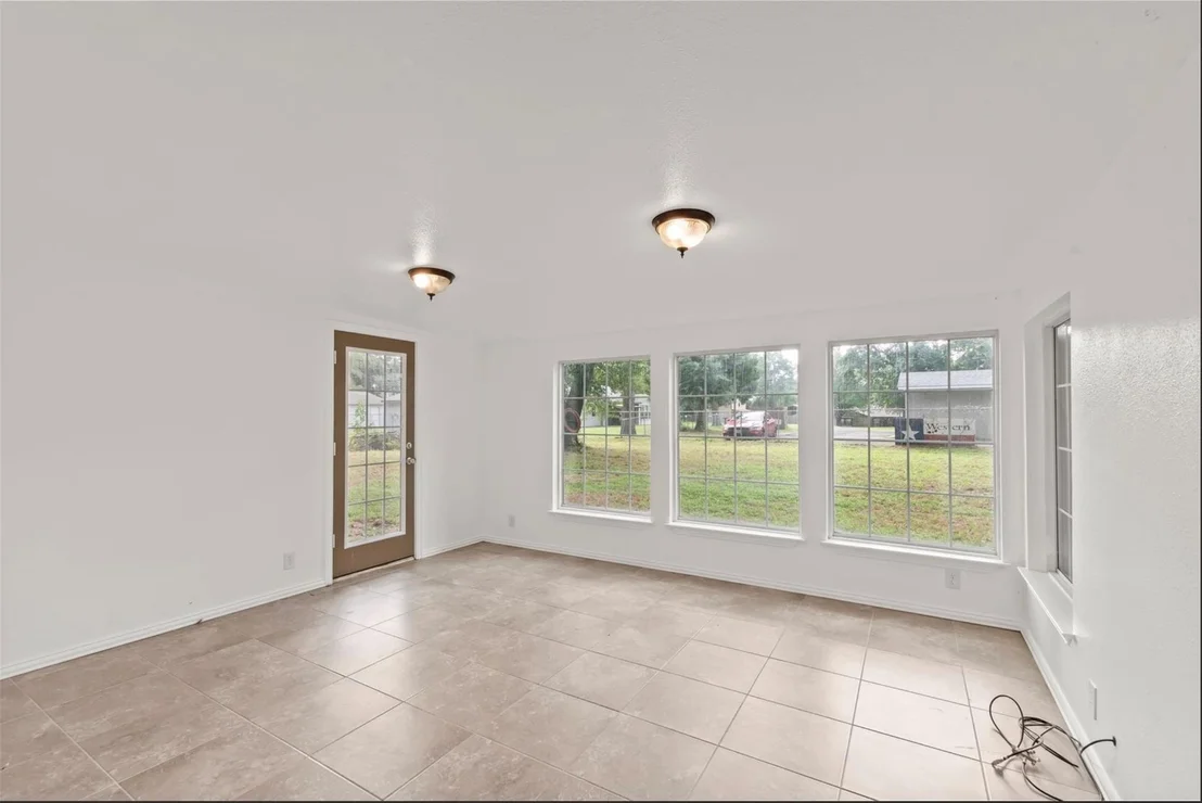Photo of 921 Bradleys Bend