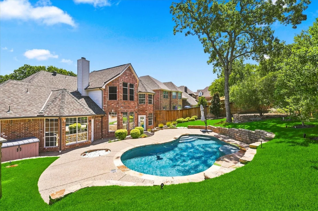 Photo of 708 Lakeway Drive