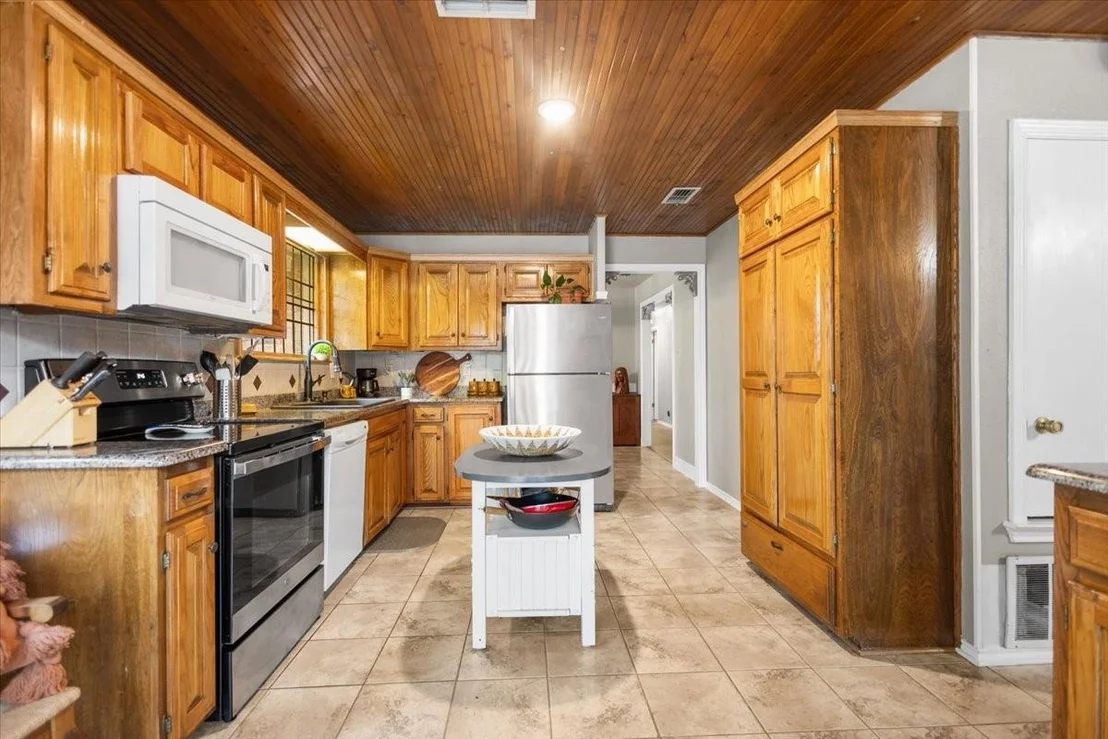 Photo of 241 Hideaway Lane Central