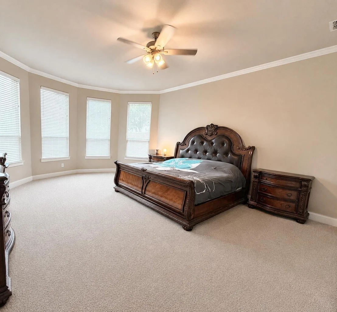 Photo of 912 Fallbrook Avenue
