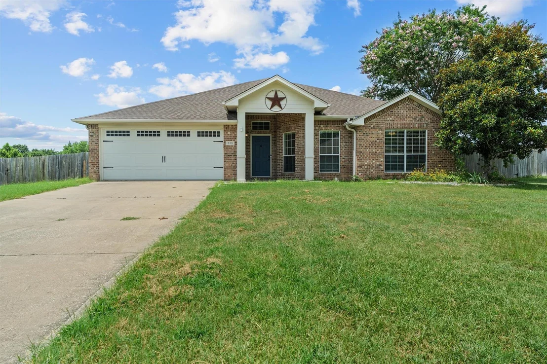 Photo of 833 Greenwood Circle