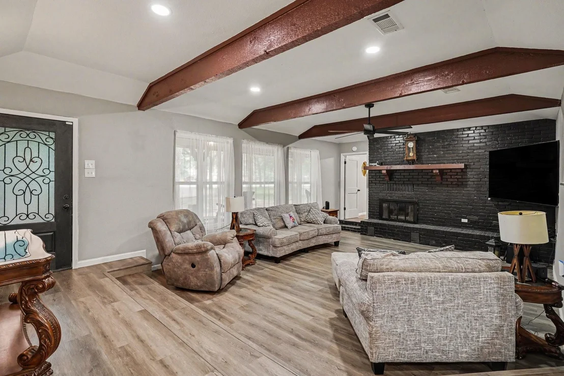 Photo of 1908 Thousand Oaks Drive