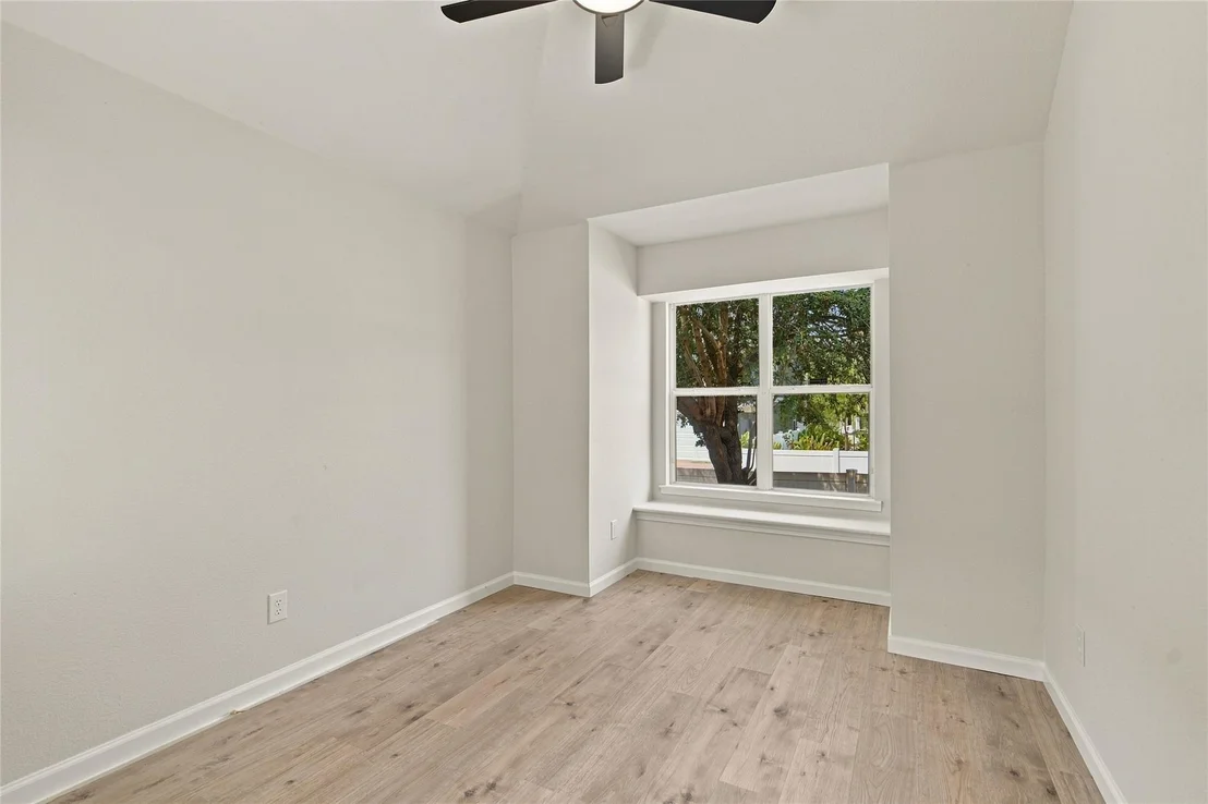 Photo of 1401 Live Oak Lane