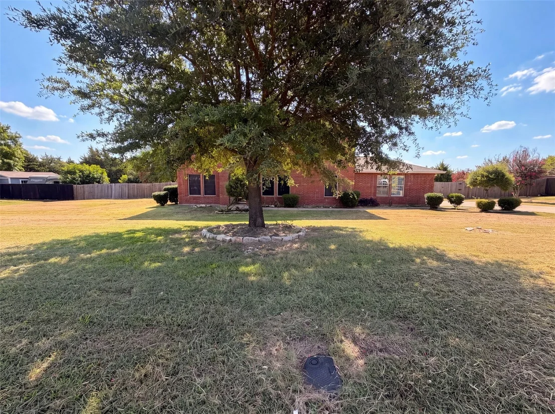Photo of 3940 Victory Court