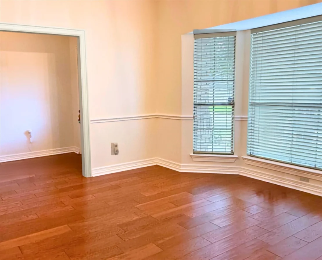 Photo of 6004 Lakehurst Drive