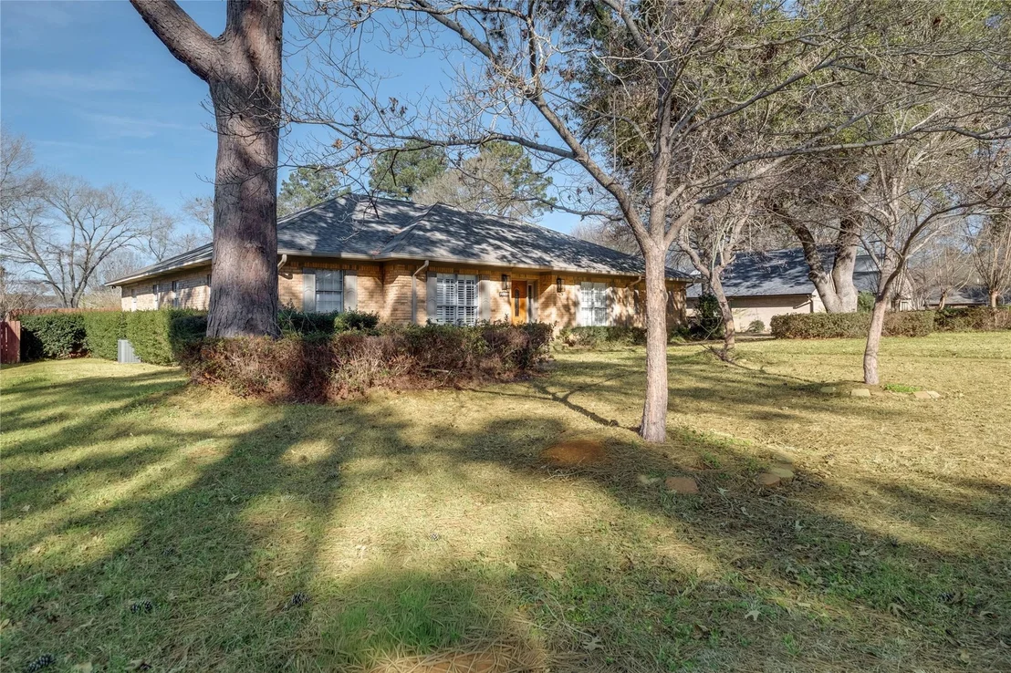 Photo of 2213 Melissa Drive
