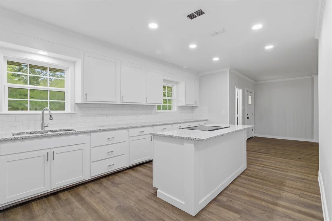 Photo of 325 Sunset Boulevard
