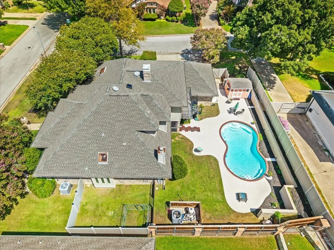 Photo of 6004 Lakehurst Drive